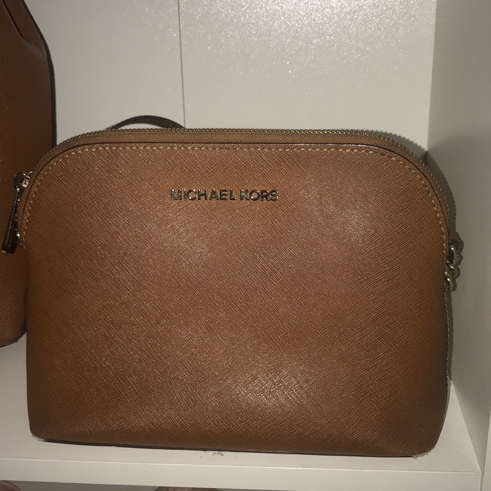 Michael kors crossbody